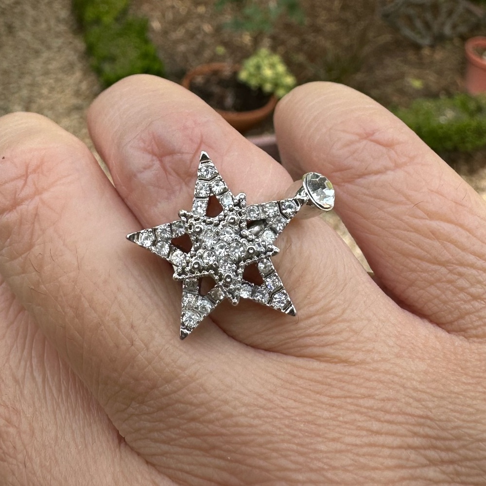 BR Rhinestone Star Ring